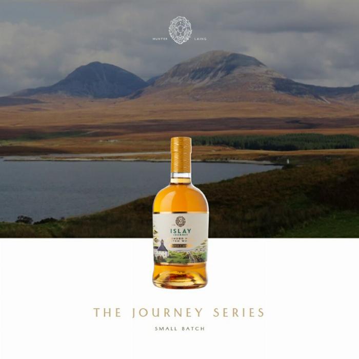 琥珀色に輝くダダの梅酒をロックグラスに注いだ美味しそうな写真