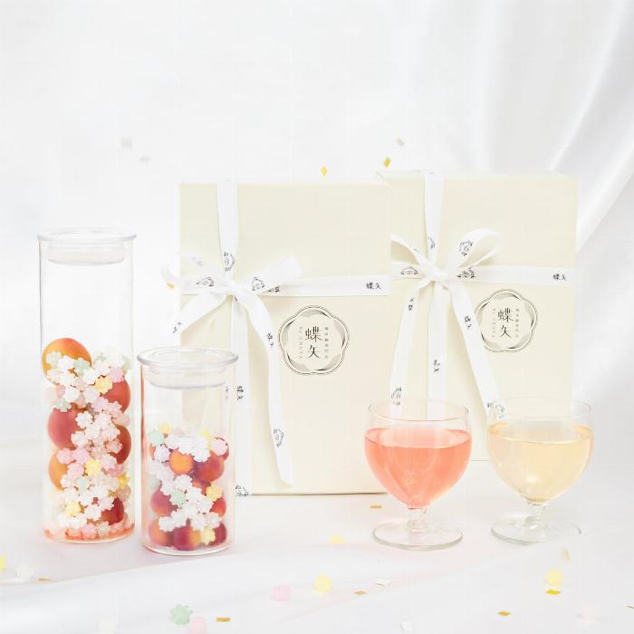 鎌倉のおしゃれなバーで提供される3種類の鎌倉梅酒飲み比べセット