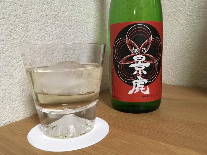 越乃景虎 梅酒のおすすめの飲み方、ロックとソーダ割りの比較