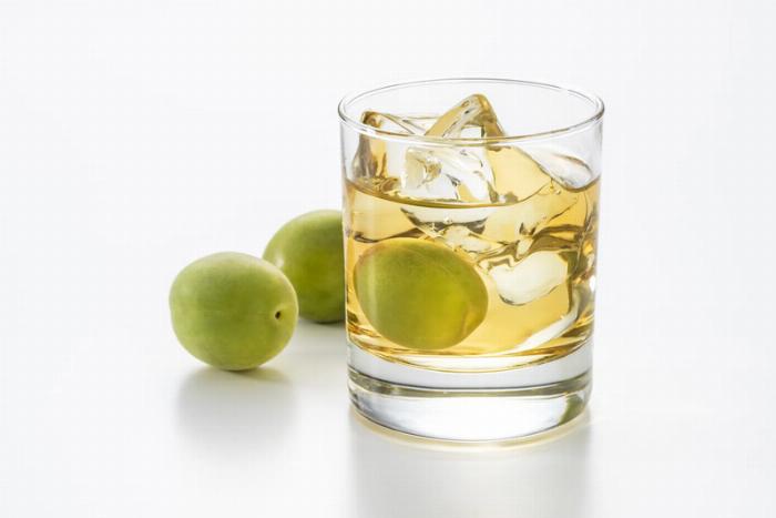 様々な種類のベースで造られた日本一美味しい梅酒のボトルコレクション