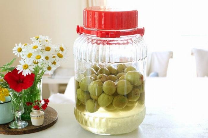 100均の梅酒瓶を安全に使うための熱湯消毒の様子