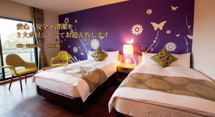 消毒した梅酒の瓶の内側を布巾で拭こうとして「待った」をかける手のイメージ