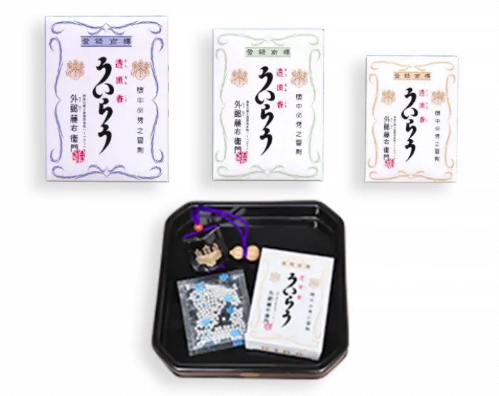 自家製のガラス瓶の中で琥珀色に輝く梅酒の実の美しい写真